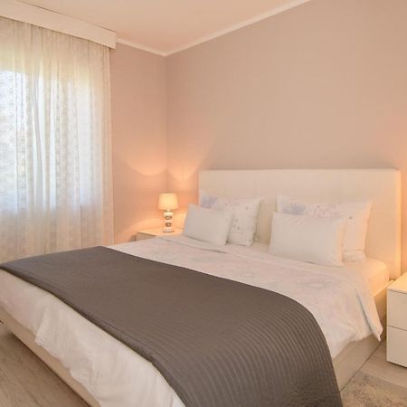 Apartments Dora Пореч Экстерьер фото