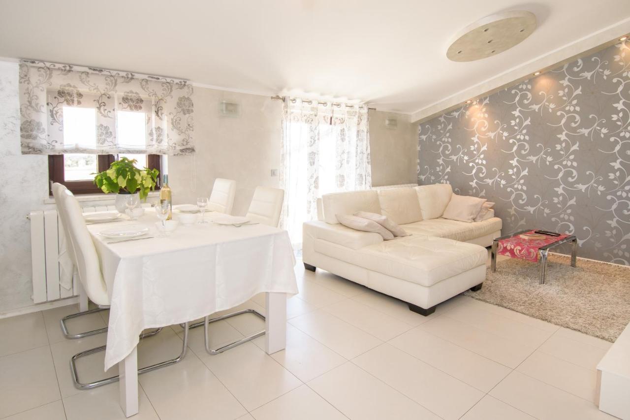 Apartments Dora Пореч Экстерьер фото