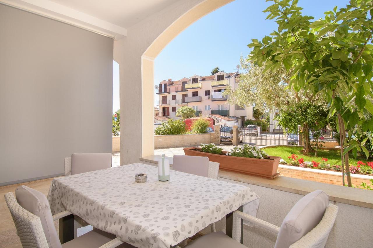 Apartments Dora Пореч Экстерьер фото