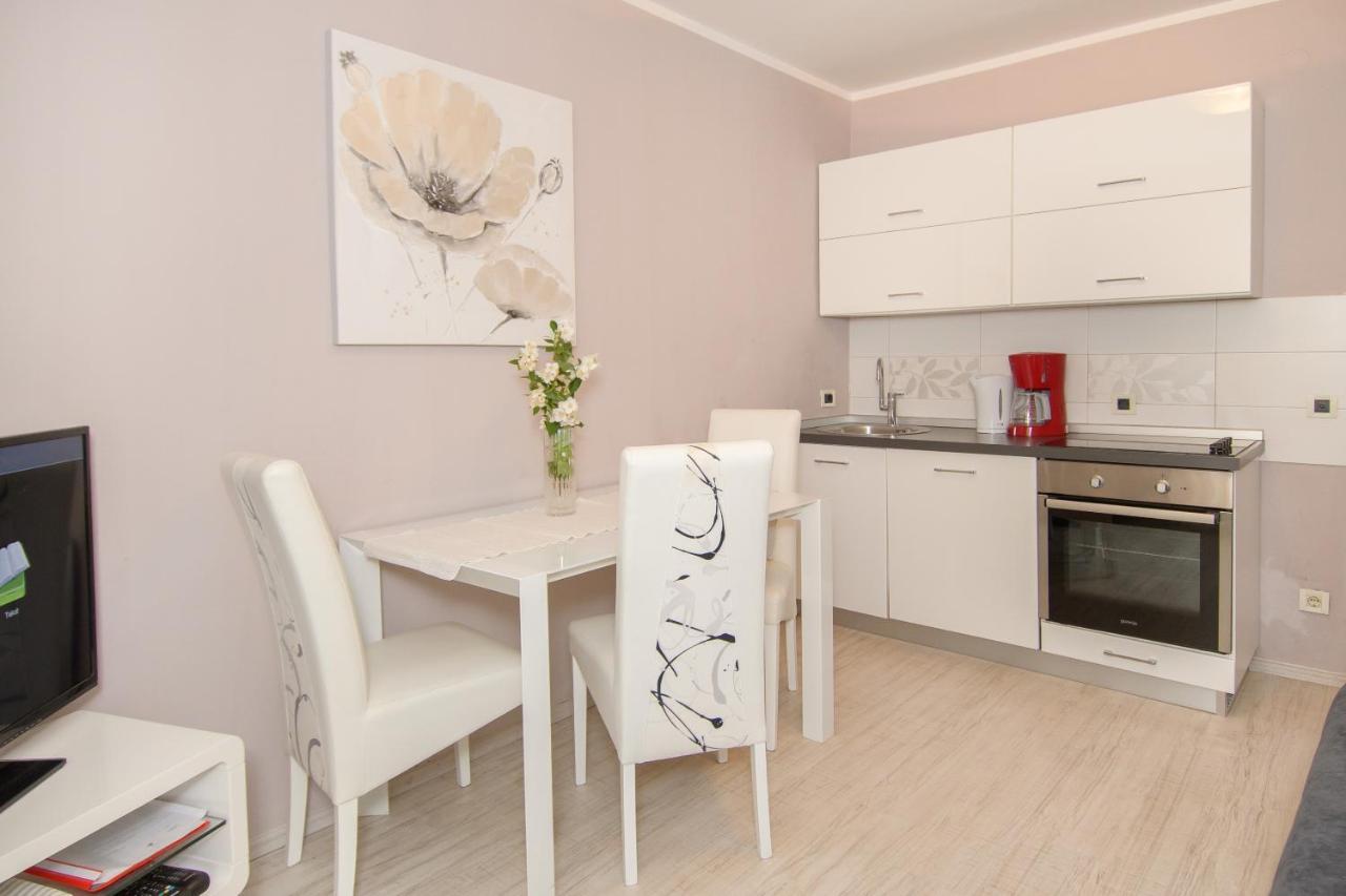 Apartments Dora Пореч Экстерьер фото