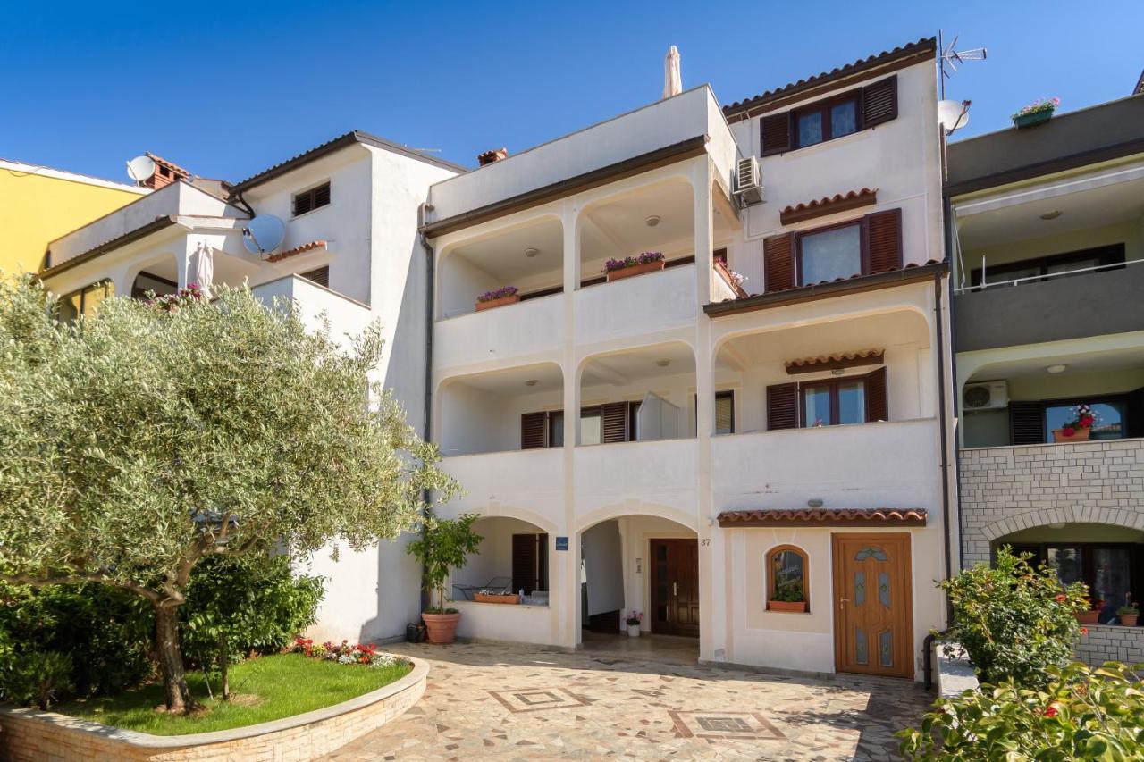 Apartments Dora Пореч Экстерьер фото