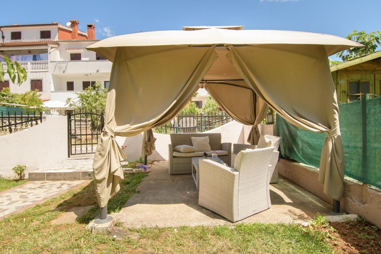Apartments Dora Пореч Экстерьер фото