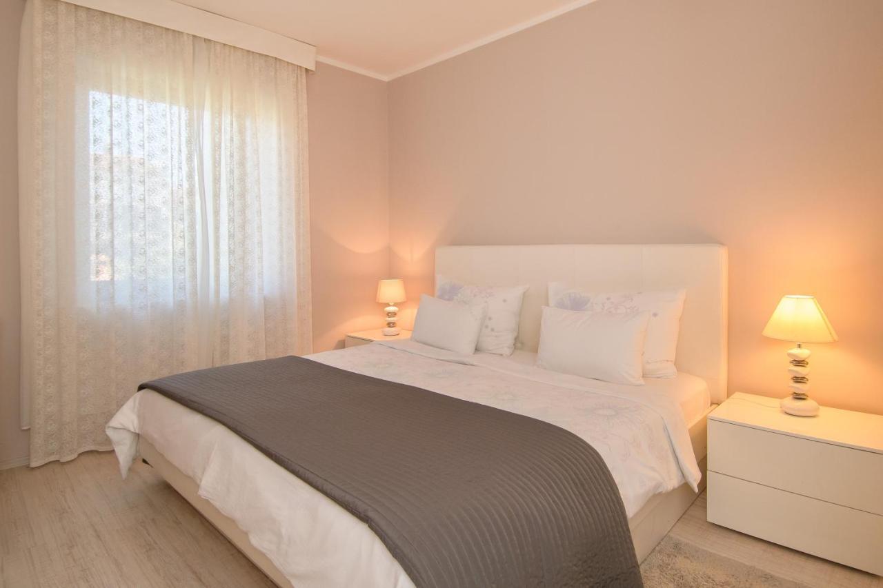 Apartments Dora Пореч Экстерьер фото