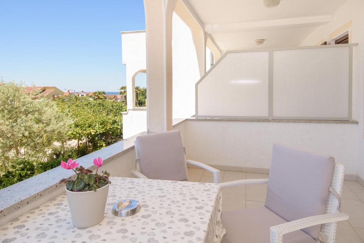 Apartments Dora Пореч Экстерьер фото